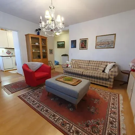 Sweet - Wi-fi - Free Parking Apartment
